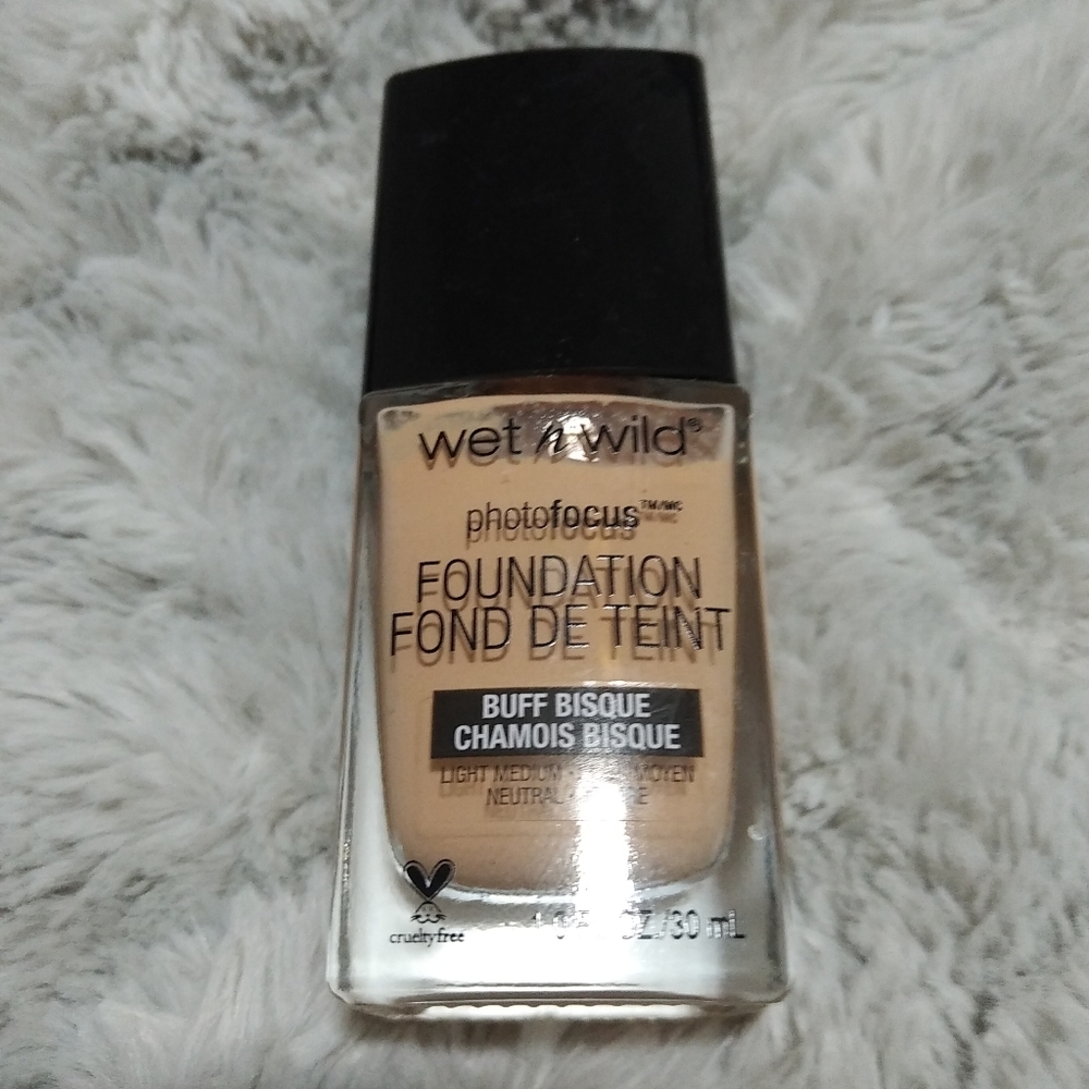 Wet n Wild foundation Buff Bisque